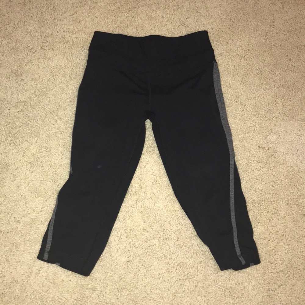 90 DEGREE CAPRI YOGA PANTS